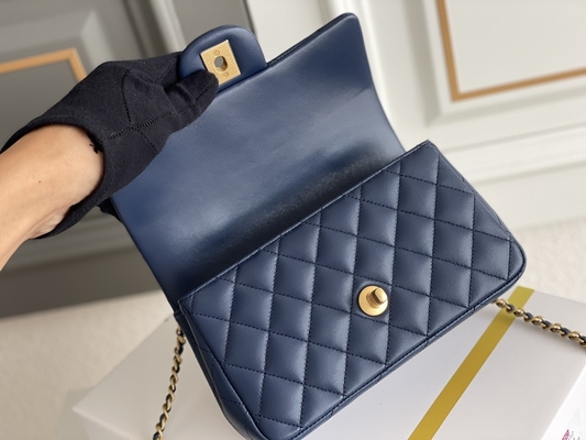 Pele de carneiro Grained de Chanel Mini Retangular Caviar 2020 do caviar &amp; metal goldtone