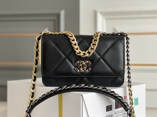 O ouro Preloved da pele de carneiro marcou o saco da aleta de Chanel 19 do saco mini OEM