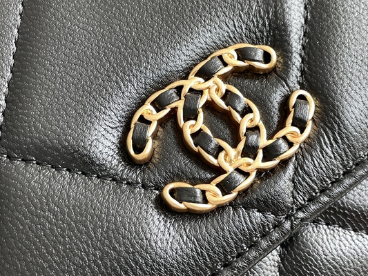 O ouro Preloved da pele de carneiro marcou o saco da aleta de Chanel 19 do saco mini OEM