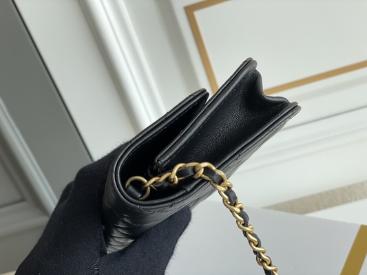 Carteira preta das bolsas da embreagem do WOC de Mini Coco Chanel em uma corrente CF20