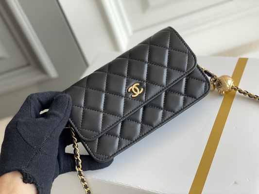 Carteira preta das bolsas da embreagem do WOC de Mini Coco Chanel em uma corrente CF20