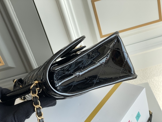 ouro 2022 do preto do saco do Tofu do couro envernizado de Chanel Flap Bag das mulheres 22k