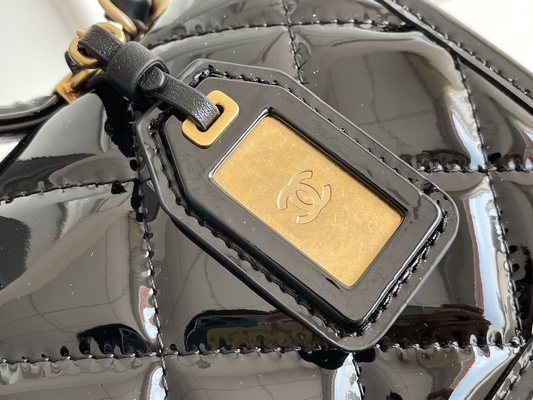 ouro 2022 do preto do saco do Tofu do couro envernizado de Chanel Flap Bag das mulheres 22k