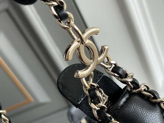 Couro preto da pele de bezerro da bolsa do vagabundo de Mini Sling Bag Branded Chanel da corrente