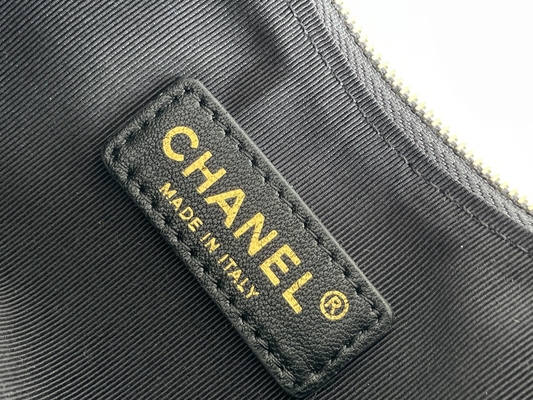 Couro preto da pele de bezerro da bolsa do vagabundo de Mini Sling Bag Branded Chanel da corrente