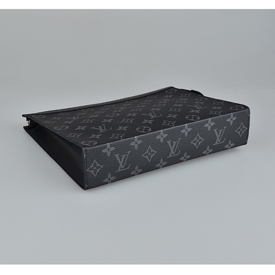 O eclipse do monograma marcou a guarnição de Pochette Louis Vuitton Voyage Pouch Canvas do saco dos homens