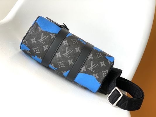 O eclipse do monograma do nascer do sol marcou a sala de Bag LV Keepall Bandoulière 25 do mensageiro com uma vista