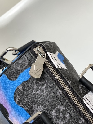 O eclipse do monograma do nascer do sol marcou a sala de Bag LV Keepall Bandoulière 25 do mensageiro com uma vista