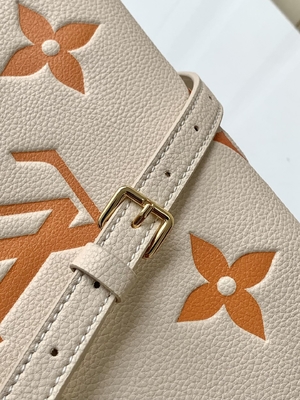 Monograma gigante OnTheGo milímetro Louis Vuitton Messenger Bag For Ipad Mini do açafrão de creme