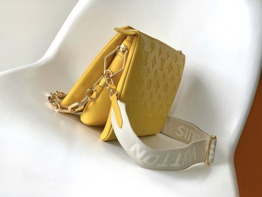 O monograma do girassol gravou sacos marcados feitos sob encomenda Coussin PM Louis Vuitton Puffy Lambskin