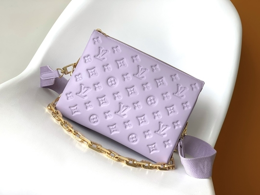 O monograma do girassol gravou sacos marcados feitos sob encomenda Coussin PM Louis Vuitton Puffy Lambskin