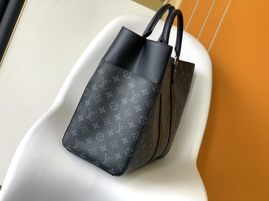 O saco dos homens Plat Zippé horizontal 24H M45571 Louis Vuitton Bag