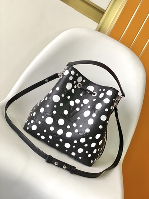 Senhoras NéOnoé preto branco milímetro Louis Vuitton Yayoi Kusama Handbag