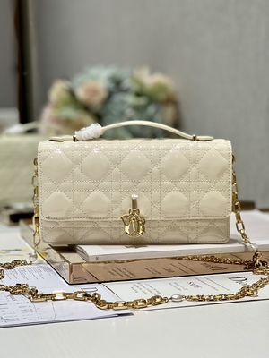Preto marcado Flip Closure da senhora Dior Patent Clutch Small Pearl