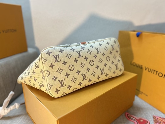 Bolsa bege do monograma de Louis Vuitton Preloved Branded Bag Neverfull das mulheres