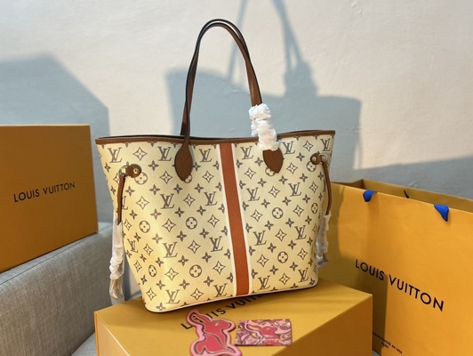 Bolsa bege do monograma de Louis Vuitton Preloved Branded Bag Neverfull das mulheres