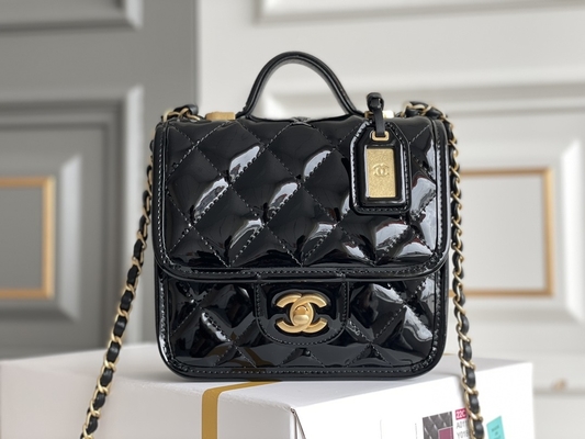 Corrente do ouro de Chanel 22 Mini Designer Purses Black Spell com aleta da gota