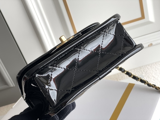 Corrente do ouro de Chanel 22 Mini Designer Purses Black Spell com aleta da gota