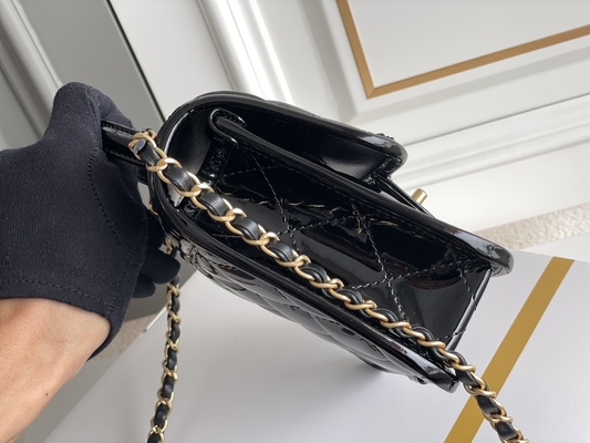 Corrente do ouro de Chanel 22 Mini Designer Purses Black Spell com aleta da gota