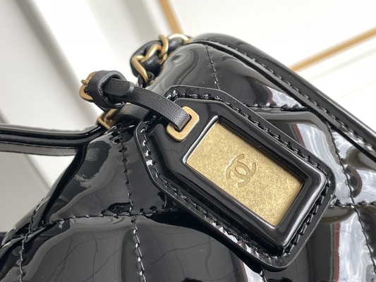 Corrente do ouro de Chanel 22 Mini Designer Purses Black Spell com aleta da gota