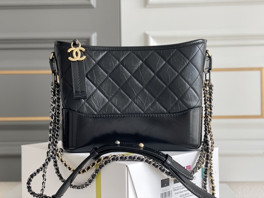 Pele de bezerro pre possuída de Chanel Gabrielle Shoulder Bag Hobo Handbag
