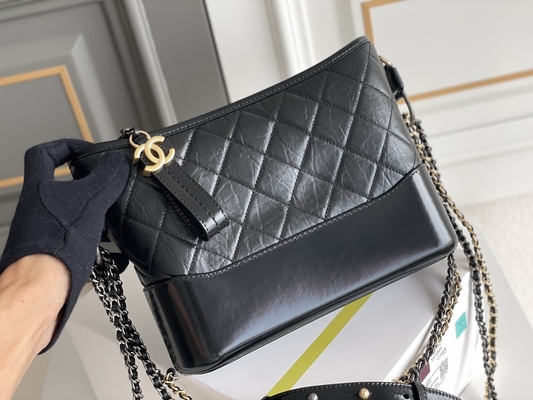 Pele de bezerro pre possuída de Chanel Gabrielle Shoulder Bag Hobo Handbag