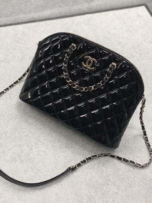 Chanel Patent Calfskin Shopping Bag pequeno com senhora retro Style
