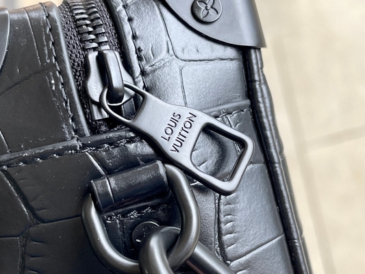 Tronco macio Mini Small Patent Leather de Crocodilien Matte Black Louis Vuitton LV