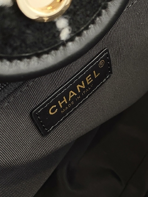 O costume 2022 de Chanel Sotheby marcou o totalizador do arco-íris do FW do saco da praia da mistura de lã dos sacos