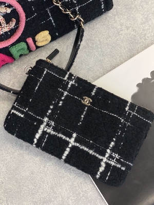 O costume 2022 de Chanel Sotheby marcou o totalizador do arco-íris do FW do saco da praia da mistura de lã dos sacos
