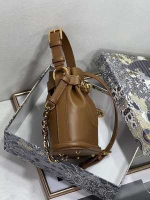 CD gravado Christian Dior Sport Bag Calfskin de C'est Dior Bag Gold Saddle