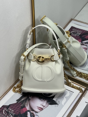 CD gravado Christian Dior Sport Bag Calfskin de C'est Dior Bag Gold Saddle