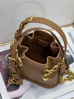 CD gravado Christian Dior Sport Bag Calfskin de C'est Dior Bag Gold Saddle